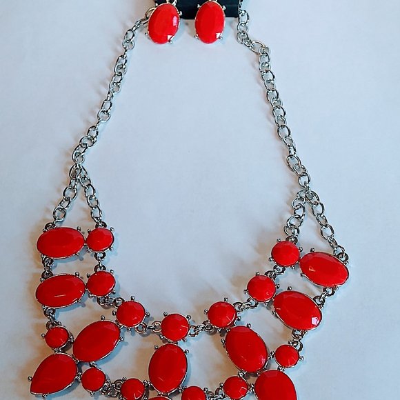 Red necklace set - Picture 1 of 1